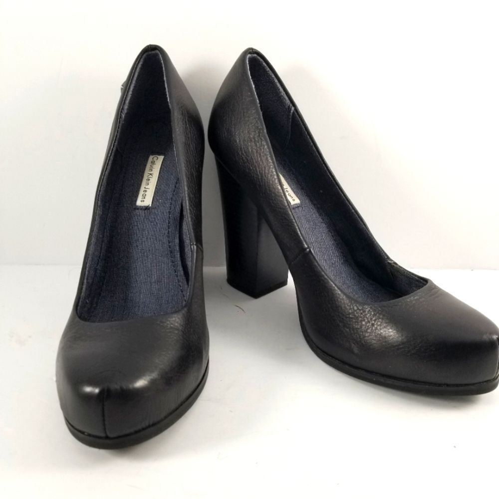 Calvin Klein Jeans Black Pumps Size 8M. S688